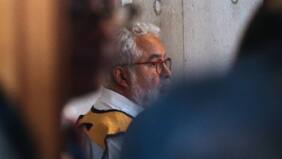 Esposado, pero desafiante: Luis Hermosilla rompe el silencio con duro mensaje contra Fiscalía en plena formalización