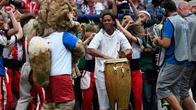 Ronaldinho llega a Chile para irse de carrete con 600 afortunados