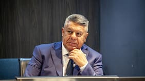 Allanan a la AFA y clubes argentinos por lavado de dinero que compromete al presidente Chiqui Tapia