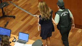 Corte autoriza salidas de Cathy Barriga a terapias con su hijo pese a estar en prisión preventiva