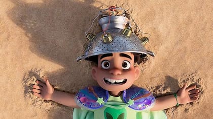 “Hacemos una película, no una terapia millonaria”: Elio de Pixar removió subtrama gay de su historia