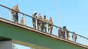 Desnudo y con la cabeza en el agua: amplio operativo de Carabineros tras horroroso hallazgo en río Mapocho