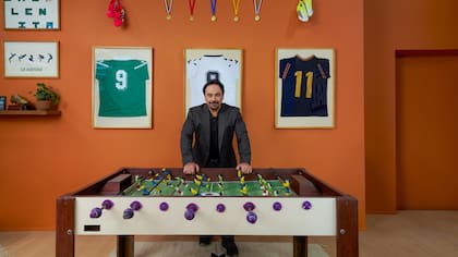 Con Hugo Sánchez como anfitrión: Airbnb te invita a pasar una noche en el Estadio Azteca en la previa al Mundial