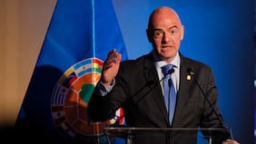 Gianni Infantino plantea levantar el veto de la FIFA a Rusia