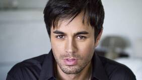 ¡A lo Michael Jackson! el polémico video de Enrique Iglesias con su hija en el balcón