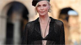 “No puedo caminar ni sentarme en el baño”: Charlize Theron habló de las consecuencias de hacer películas de acción
