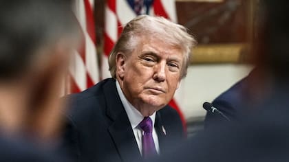 Después de nuevos ataques: Donald Trump asegura que Irán “se rindió” y “disculpó”