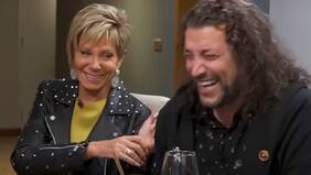 "De chico me gustaba, en ese tiempo cuando daban La Quintrala, Raquel Argandoña. Rubia de ojos azules, como es el sueño de pequeño. Y siempre me encantó...", cuenta Leo Rey