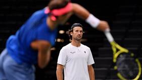 “Su carrera corre serio peligro si no se vacuna”: entrenador de Nadal sobre Novak Djokovic