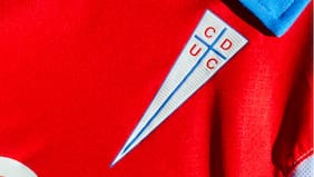 Universidad Católica presenta su nueva camiseta visitante: recupera al rojo y se inspira en los noventas