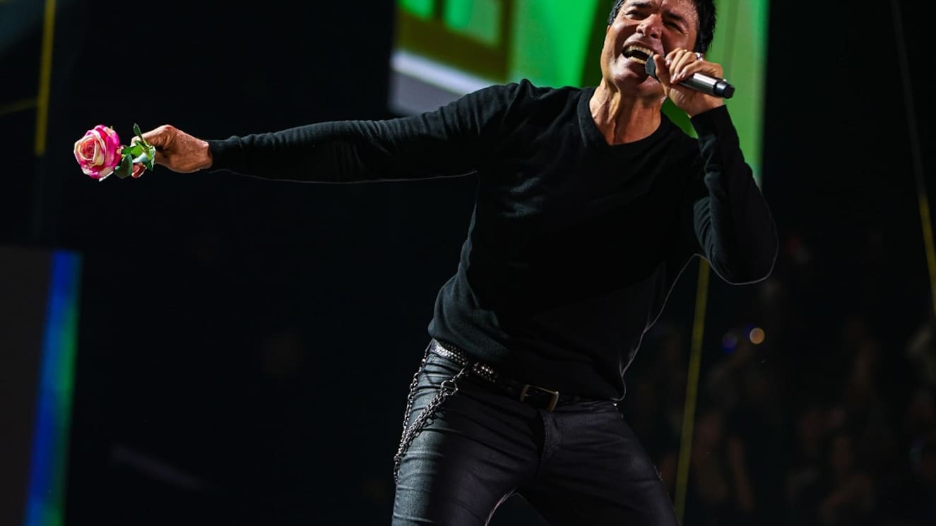 Chayanne destaca solidaridad tras incendios durante su concierto en Concepción