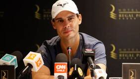 La pregunta repetitiva, elogios a los chilenos y una parada de carros: la acontecida conferencia de Rafa Nadal en Chile