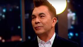 "No fui capaz de ir al funeral (del papá de Daniel Fuenzalida). Tiene que ver con una cosa personal, que me reabre muchas heridas, mucho dolor...", expresa con emoción el periodista Luis Sandoval