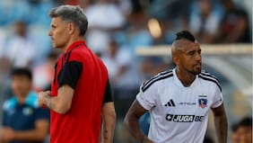 Fernando Ortiz ensaya el once de Colo Colo para el Superclásico ¡sin Arturo Vidal!