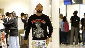 Arturo Vidal está listo para la batalla: llegó a Japón inspirándose en Bruce Lee