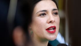 “Cómo borrar un Mac”: filtran mensajes eliminados por Karol Cariola una semana antes de que PDI le quitara el celular