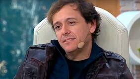 "Yo tengo pareja, sí... Hace tres años. Nunca he estado vinculado a la gente más de televisión o más vistosa", responde Alvaro Morales