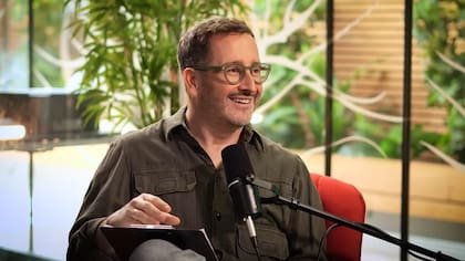 Le llegó un rollo de confort y una película nopor: Eduardo Fuentes desclasificó insólito regalo que recibió en un “amigo secreto” en televisión