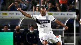 Escándalo en el fútbol argentino: acusan a jugador que casi llegó a la “U” de maltratar a juveniles