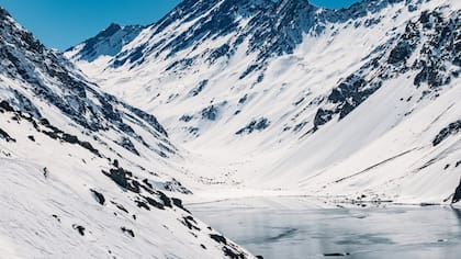 Emergencia en Laguna del Inca: avalancha dejó dos fallecidos y otra persona desaparecida