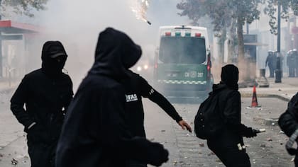 Reportan incidentes en marcha de Central Clasista de Trabajadores en Santiago