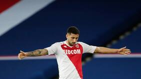 ¿Para que te traje?: Guillermo Maripán marcó un autogolazo en el partido del Mónaco contra el Estrasburgo