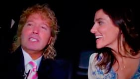 El voto más estelar: Farkas causó batahola y le regaló mechón de pelo a María Luisa Godoy