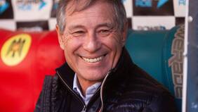 No sólo es Gustavo Quinteros: Independiente confirma interés por Ariel Holan