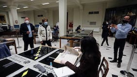 Mateos hacen fila virtual para pedir libros tras reapertura de la Biblioteca Nacional