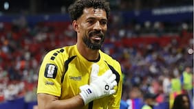 Vozinha en el dorsal: Colo Colo ya trabaja para que el arquero pueda usar su apodo en la camiseta