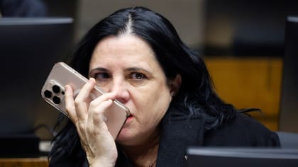 Contraloría sería clave para definir el futuro de la ministra Steinert en medio de cuestionamientos