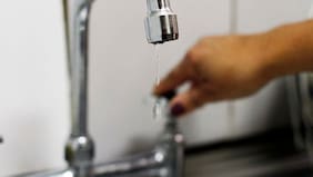 ¿A qué hora inicia el corte de agua programado en 3 comunas?