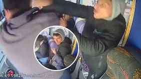 Pasajero atacó a golpes a chofer de micro por insólito motivo y frente a pequeña niña: todo quedó grabado