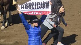 “Me han amenazado de muerte”: La seria denuncia de Eliana Albasetti tras funa a rodeo