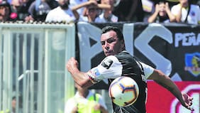 Hinchas albos rugieron en la Ruca por Esteban Paredes