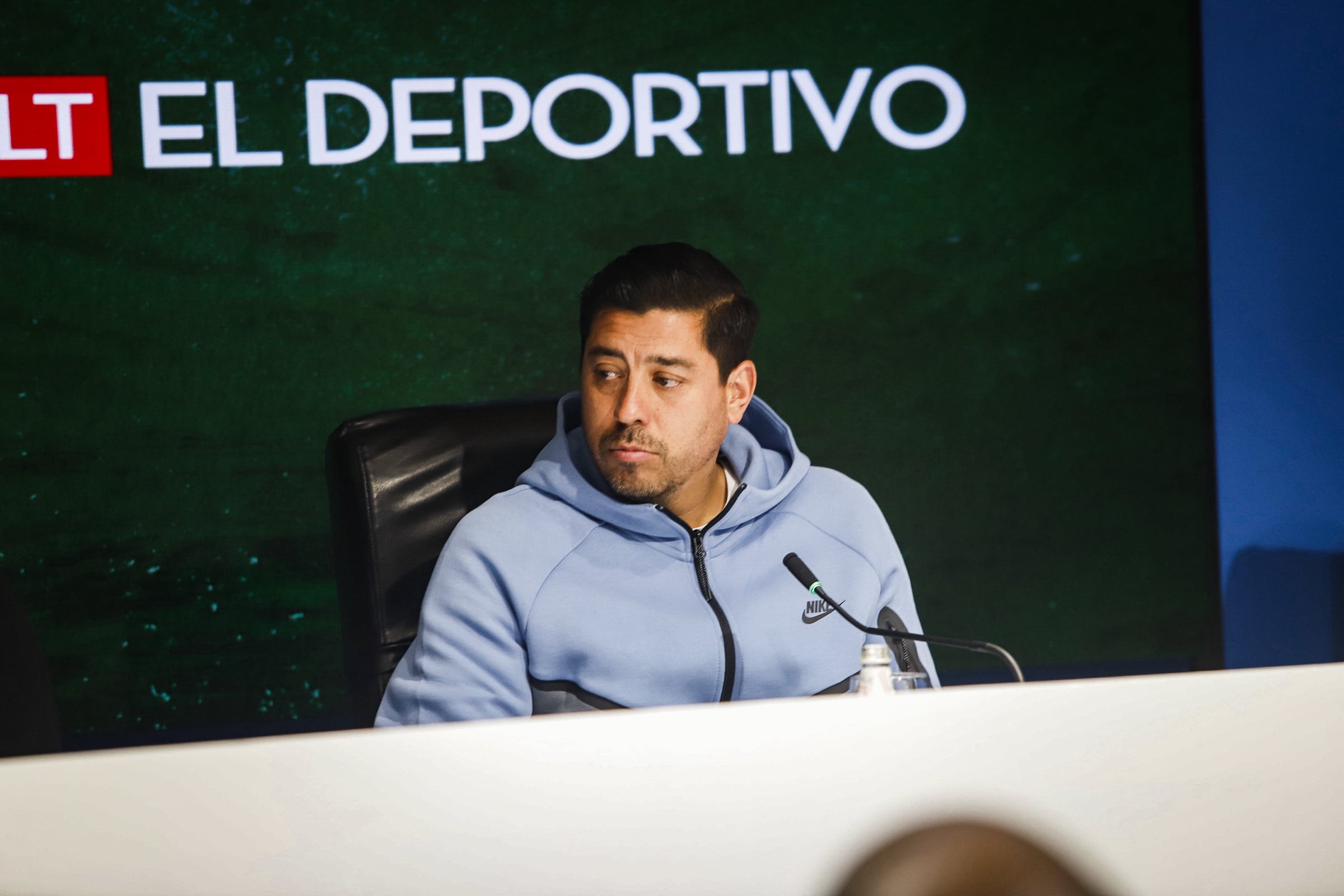 ¡Sorpresa en La Roja! Nicolás Córdova llama de emergencia a figura de la “U”