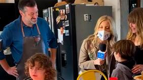 Mónica Rincón: "Oye, ¿y había alguna amenaza al papá si no estaba bueno el desayuno?". Julián, hijo de Sebastián Sichel: "Sí... 'Me quedo con Boric'"