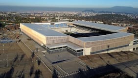 Hinchas de la UC explotan por precios de los estacionamientos en el Claro Arena: el monto que deberán pagar en cada partido