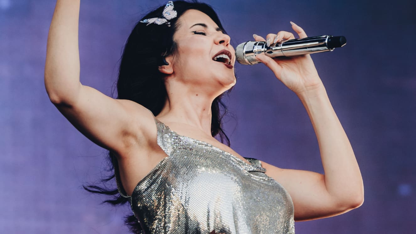 De primadonna a princesa del poder: Marina cumple en Lollapalooza