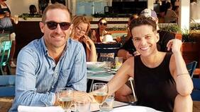 "La paré y le dije “¿oye, vas a seguir dando vueltas o en algún momento vamos a conversar o qué onda...?": el cirujano Cristián Arriagada recordó uno de sus primeros encuentros con Javiera Suárez