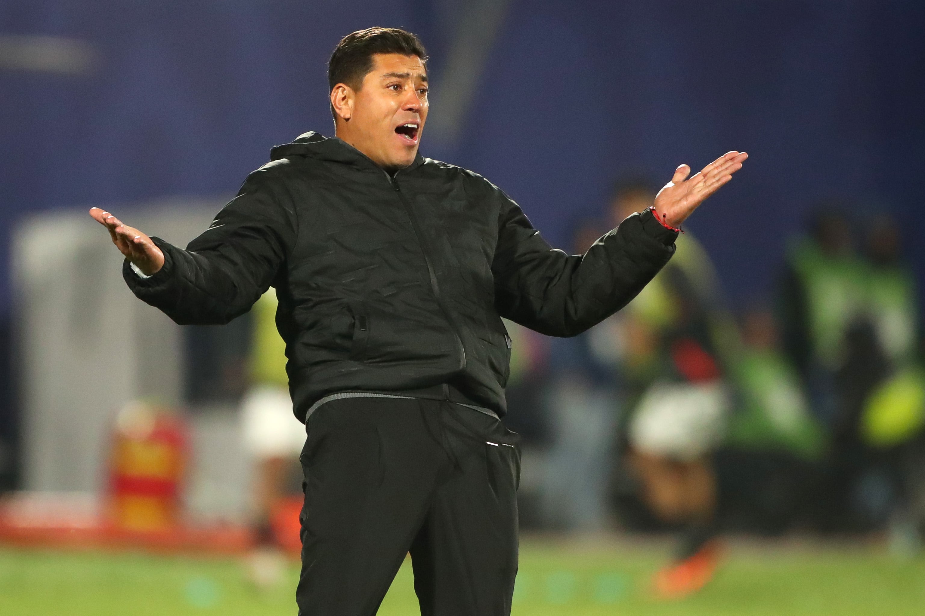 “Han llegado bastante molestos…”: Felipe Salinas revela el mal manejo de Nicolás Córdova con juveniles de Wanderers