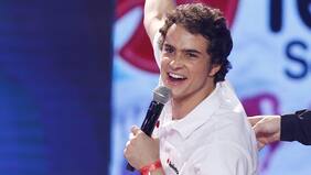 Augusto Schuster cuenta como una febril fan se pasó de lista