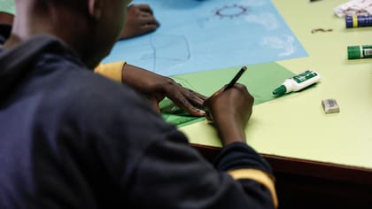 Contraloría confirma graves irregularidades administrativas de Migraciones y PDI en ingreso de niños haitianos