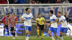 Universidad Católica busca un delantero para cerrar su plantel: el apuntado es chileno y juega en el extranjero