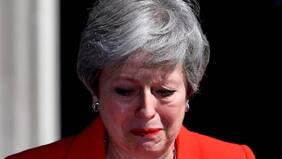 Primera Ministra británica renunció a su cargo entre lágrimas: "No fui capaz"
