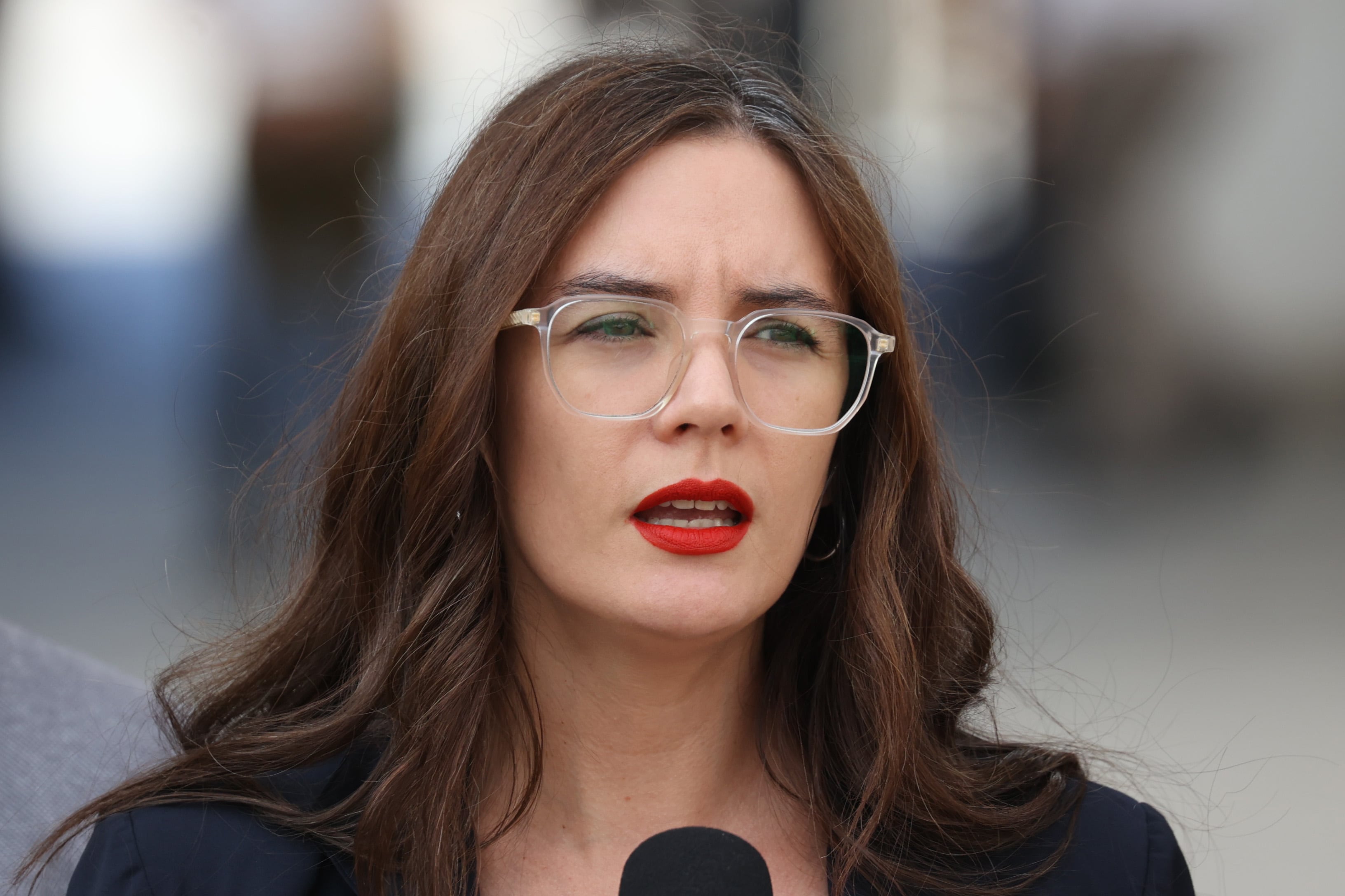 Camila Vallejo lanza dura crítica al Presidente: “El candidato Kast le pediría hoy día la renuncia”