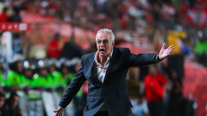 “No me sentía cómodo”: tras no llegar a La U, Jorge Fossati apuntó en contra de Azul Azul