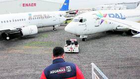 Javier Margas tiene tres nuevos aviones para los "amores turbulentos"