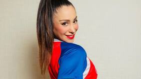 Yamna Lobos enterneció con especiales registros familiares: mostró cuánto ha crecido su hija