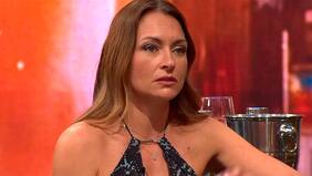 "Empecé a mirar entre mis compañeros y le dije 'deberíamos decirle a los niños que ya terminamos todo, porque yo estoy mirando a otras personas'", cuenta Paula Pavic sobre su divorcio de "Chino" Ríos